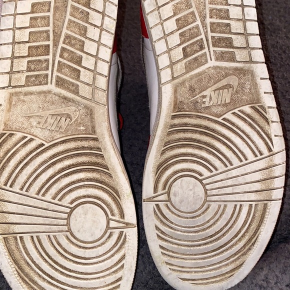 Jordan One Retro Silver Medal- Size 10.5 - Picture 5 of 5